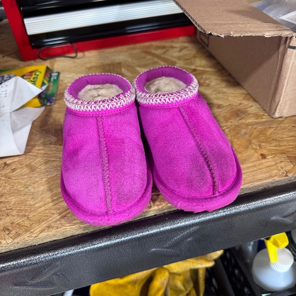 UGG Tasman toddler , US 10 - Picture 1 of 4